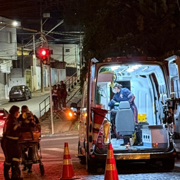Acidente entre moto e carro deixa motociclista ferido na Major Matheus