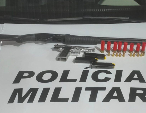 Homem é preso após empurrar companheira de carro em movimento em Botucatu