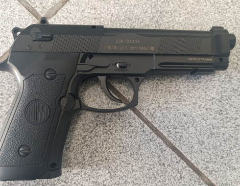 Simulacro de arma é apreendido após abordagem da PM no Vista Alegre em Botucatu