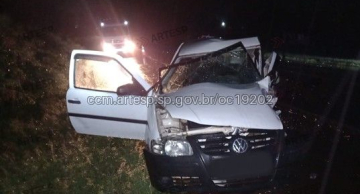 Acidente entre dois veículos deixa um morto e quatro feridos na SP-255 em Avaré