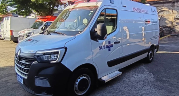 Botucatu recebe nova ambulância para transporte de pacientes do SUS