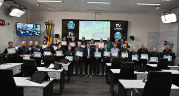 Câmara homenageia GCM e DISE após apreensão histórica de drogas em Botucatu
