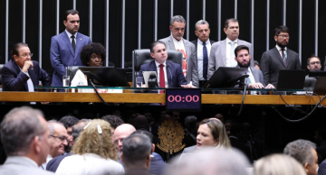 Fim da escala 6×1: depois de aprovada na Câmara, PEC segue para o Senado