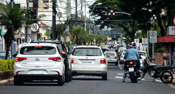 Botucatu terá radares em semáforos para flagrar motociclistas e motoristas que passam no vermelho
