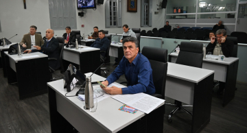 Câmara de Botucatu aprova Programa Cão Comunitário e mudanças na Previdência dos servidores