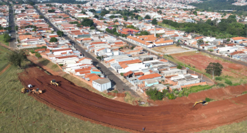 Prefeitura inicia obra de drenagem em estrada rural da região do Córrego Fundo