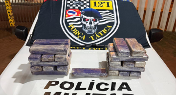 Força Tática apreende 25 quilos de maconha e detém adolescente em ônibus na Castello Branco