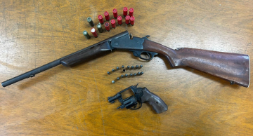 Armas e dezenas de munições são apreendidas durante operação policial em Bofete
