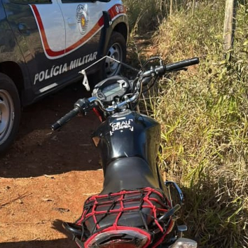 Adolescente é apreendido após fugir de moto durante procissão em Pardinho