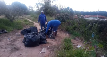Prefeitura realiza limpeza em área de Rubião Júnior e reforça combate ao descarte irregular