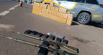 A caminho de Botucatu, mulher é presa com 158 quilos de cocaína e dois fuzis na Castello Branco