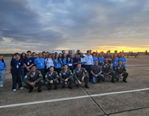 Jovens da Guarda Mirim de Botucatu participam de visita pedagógica à Academia da Força Aérea