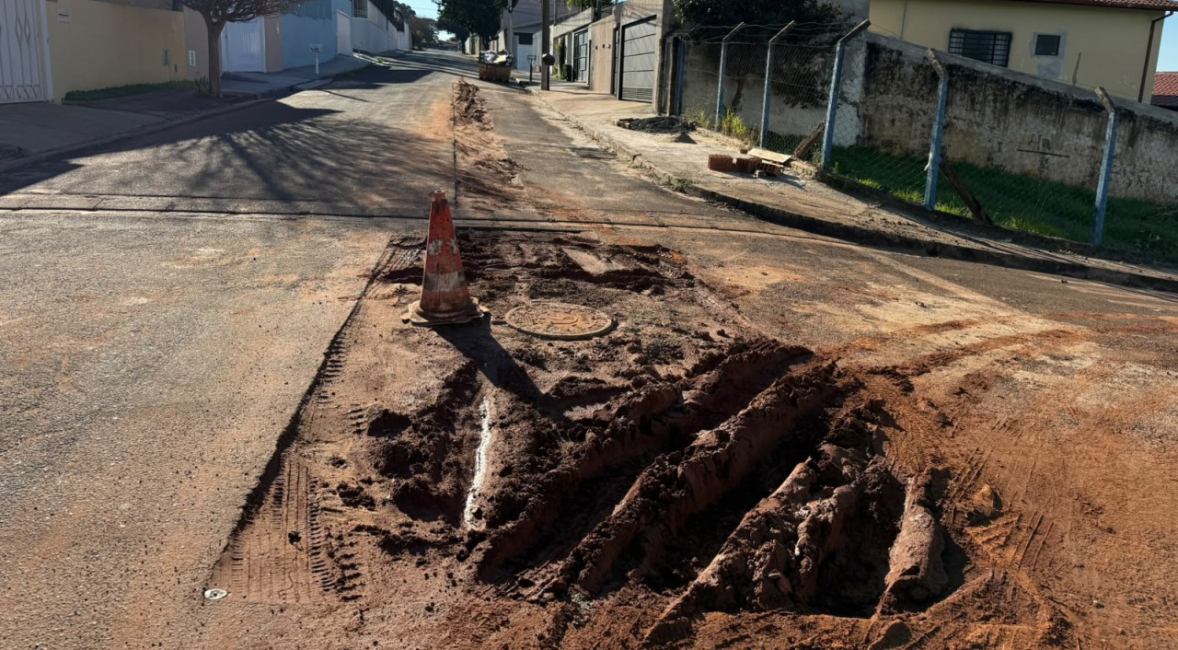 Prefeitura vai à Justiça contra Sabesp por obras e recortes no asfalto em Botucatu