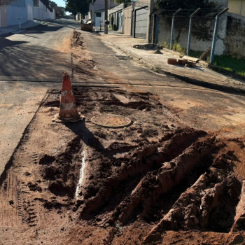 Prefeitura vai à Justiça contra Sabesp por obras e recortes no asfalto em Botucatu