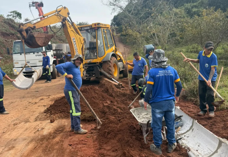 Botucatu inicia drenagem para pavimentação da Estrada da Usina Indiana