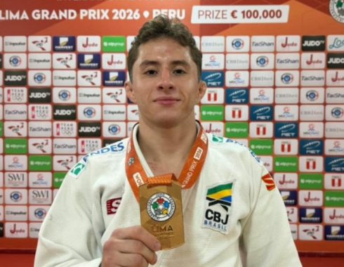Michel Augusto, do Sesi Botucatu, conquista ouro inédito em Grand Prix no Peru