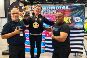 Campeã no pódio do Mundial em São Paulo Ana Gatin