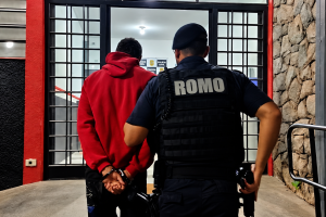 Entrada da Polícia Civil à Noite