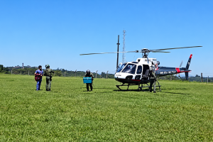 Helicóptero da Polícia Militar no Campo